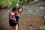 Niñas en el río, Nam Ha NPA, Laos