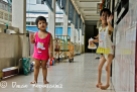 Niños afectados por el agente naranja en un orfanato de Saigón