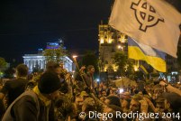 Una marcha de Sector Derecho se enfrenta a las autodefensas de Maidan