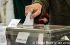 Depositando un voto en Donetsk