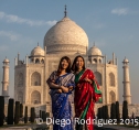 Turistas japonesas en el Taj Mahal
